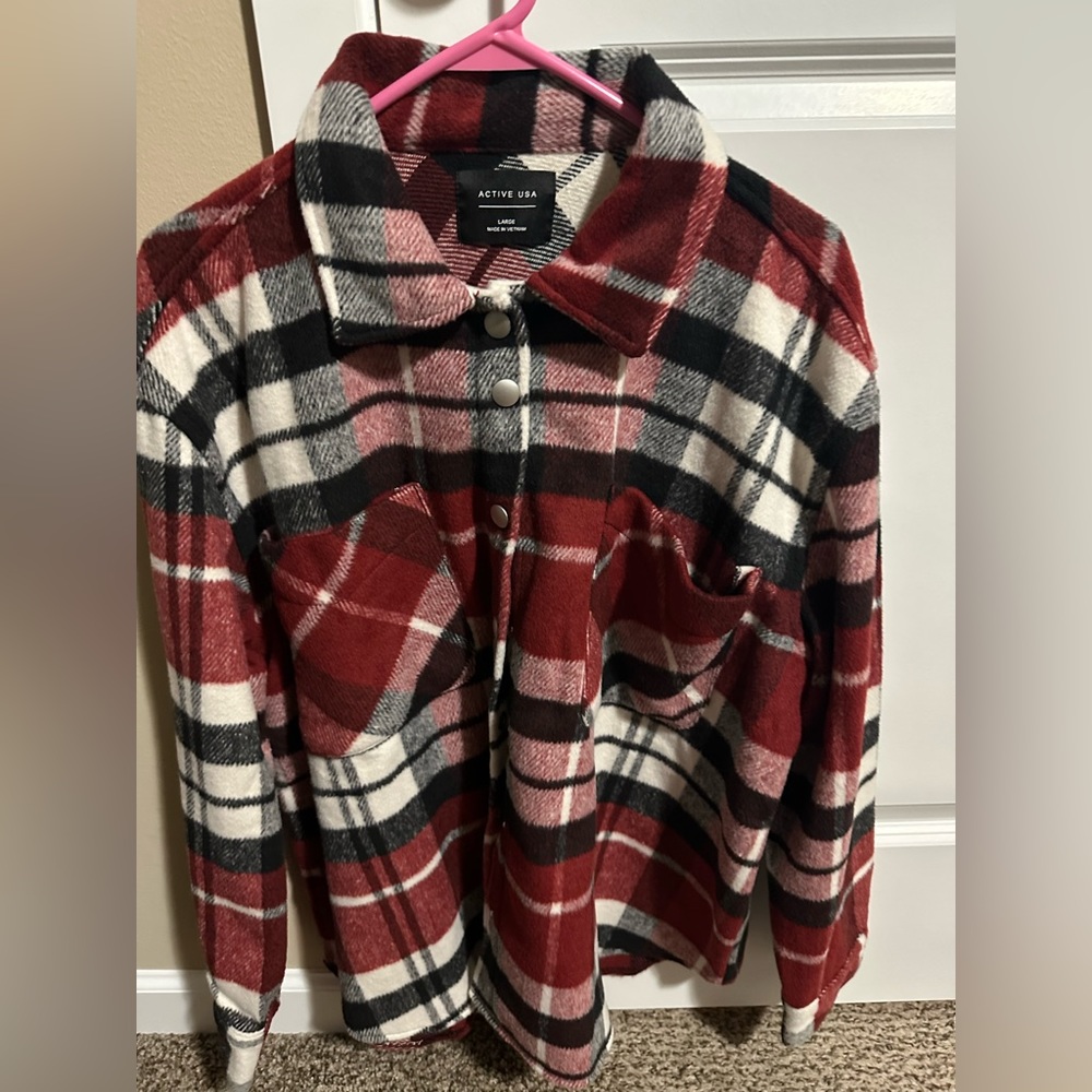 Women’s flannel, size Large